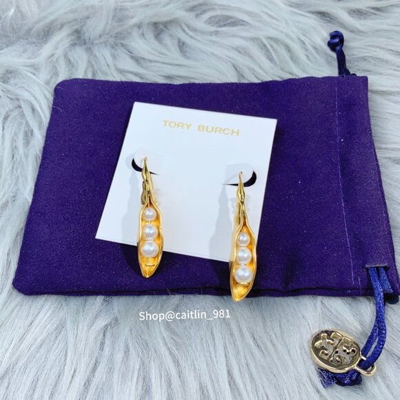 Tory Burch Peapod Pearl Statement Earrings in 18k Gold - Picture 3 of 5